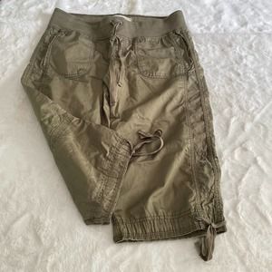 Genuine y2k abercrombie and fitch neutral cargo style shorts size medium